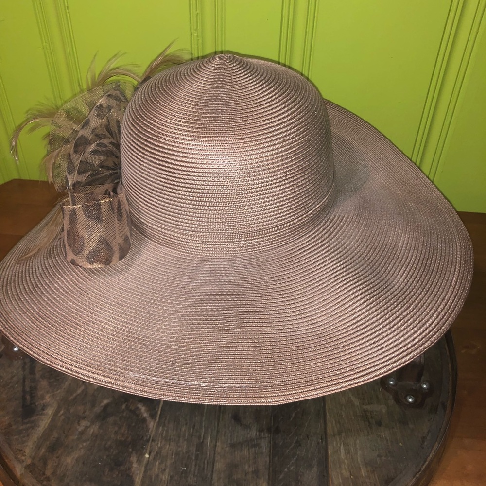 Derby Hat 🐎 - Picture 3 of 5